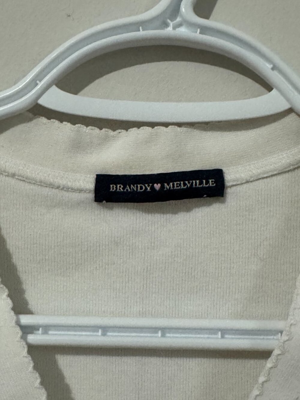 White Brandy Melville Button-Up Lettuce-Edged Short Sleeve Cropped Top - Picture 3 of 4